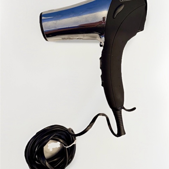 Wahl Other - Wahl Chrome Ionic 2000W Hair Dryer Professional Quality Model ZX573-1